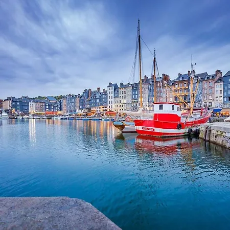 Grand Honfleur Parking Terrasse Netflix *